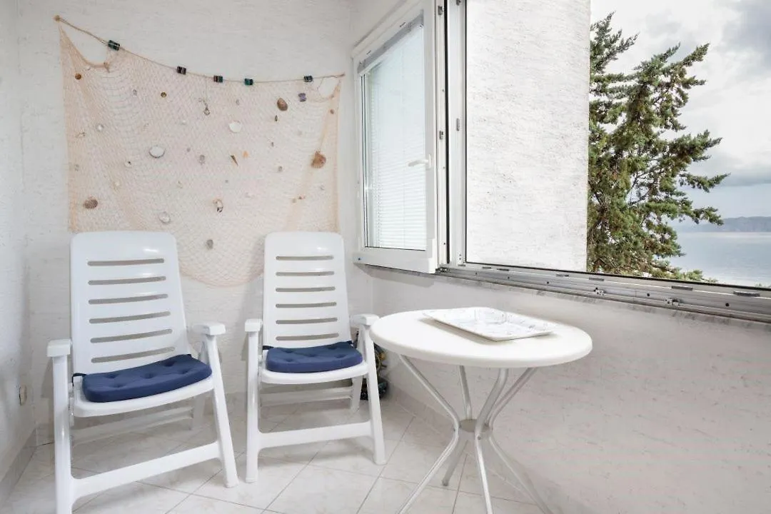 Toni Nv - Apartment 30 M From The Beach Novi Vinodolski